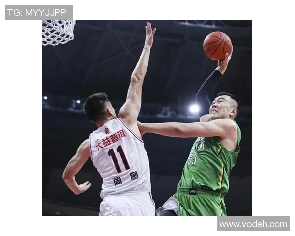 韩德君的篮球之路：从青涩少年到CBA传奇巨星的成长历程